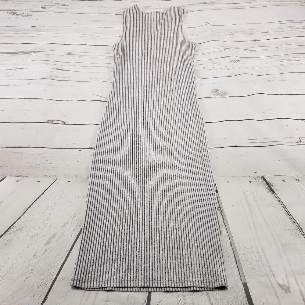 Jella C. Dress Size Large Sleeveless Front Zipper